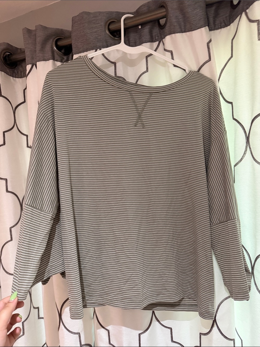 Women’s Green Striped Long-Sleeve Crewneck Top